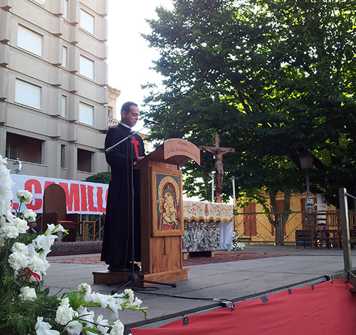Il saluto di Padre Sergio Palumbo alle autorità civili, militari e religiose.